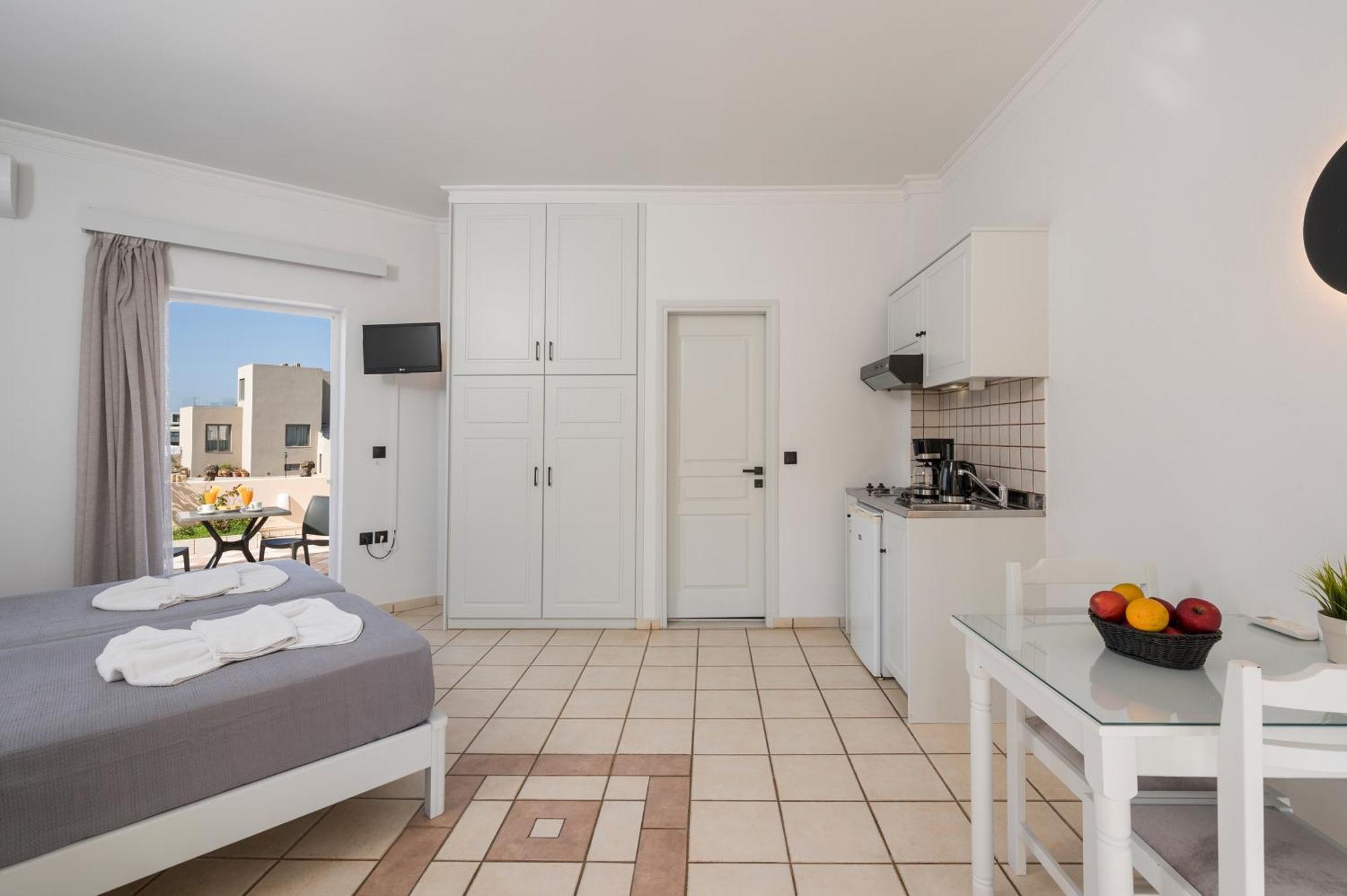 Hotel Caretta Beach Gerani  Екстер'єр фото